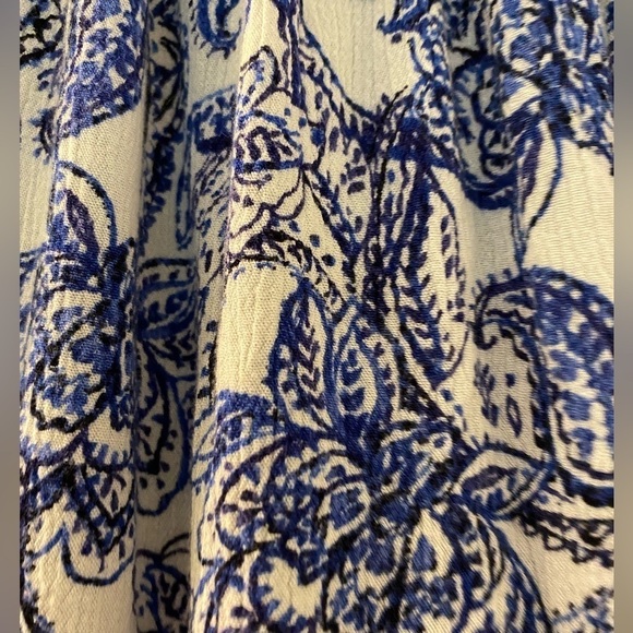 Bobeau top, size Large. Navy blue and white. Off shoulder or on ,full … - Picture 4 of 7